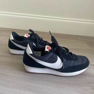 Women’s Nike DayBreaker Sneaker 7